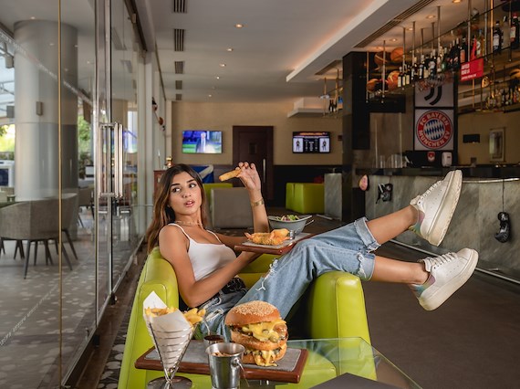 live-sports-bar.jpg